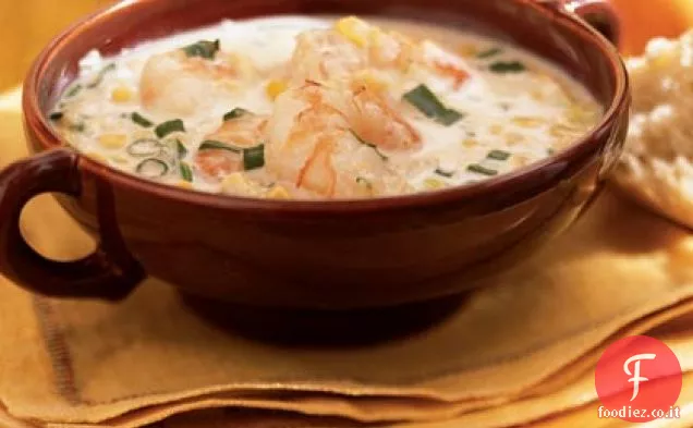 Ciotola cremosa di gamberetti e mais