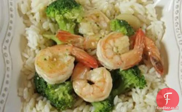 Gamberetti con broccoli in salsa di aglio