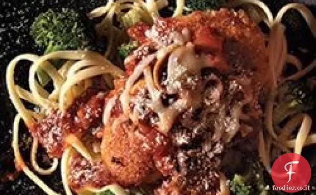 Parmigiano di Pollo con Linguine e Broccoli