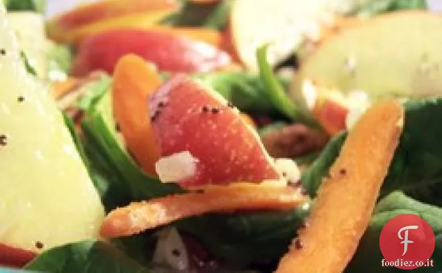 Insalata di spinaci di mele, noci pecan, mirtilli rossi e avocado con condimento balsamico