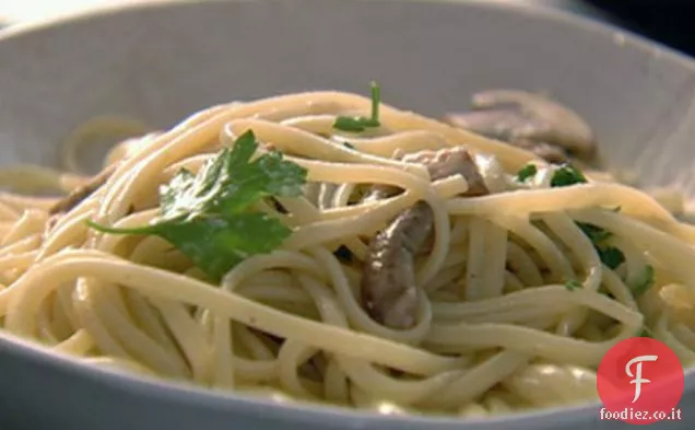 Linguine con Funghi al Limone, Aglio e Timo