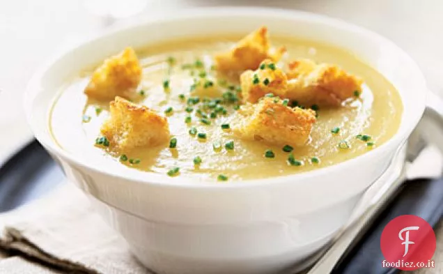 Zuppa di cavolfiore di patate dorate