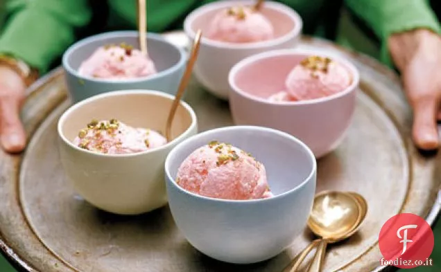 Sorbetto all'Acqua di Rose con Pistacchi tritati