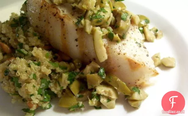 Halibut alla griglia con gusto di oliva verde e quinoa al limone piccante