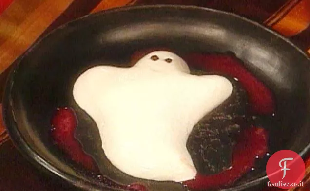Ghostly Panna Cottas con salsa orribile(Panna Cotta con salsa di mirtilli e arancia)