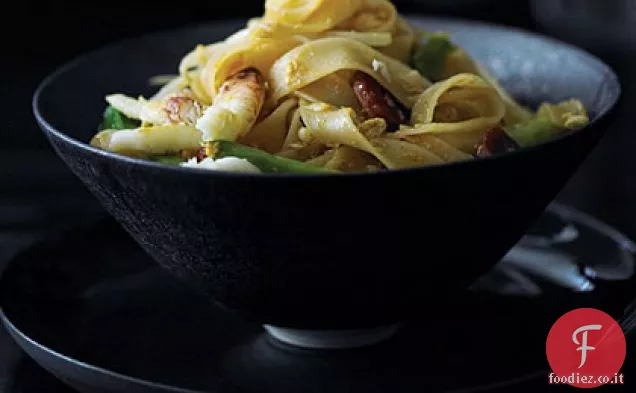 Tagliatelle malesi con granchio e salsiccia (Penang Char Kway Teow)