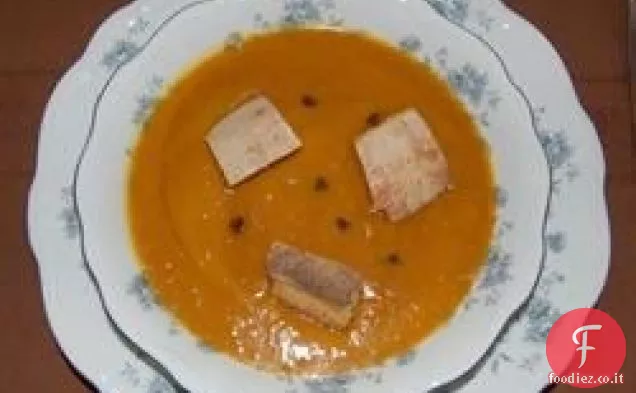 Zuppa di zucca arrosto infusa con cioccolato