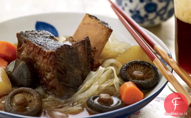 Costine brasate con Daikon e tagliatelle di vetro