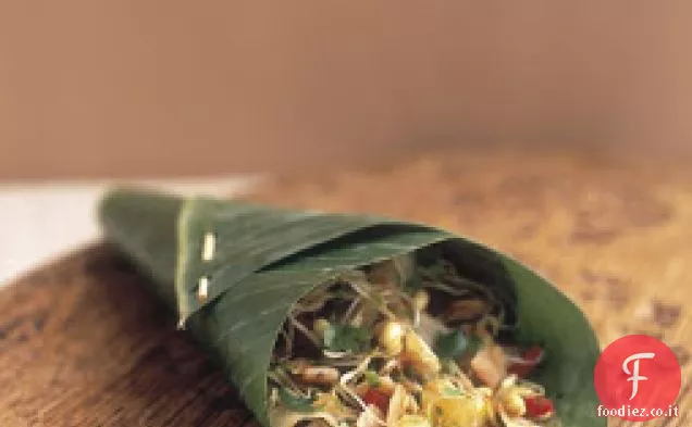 Chaat Ratnesh Patata speziata condita in un cono