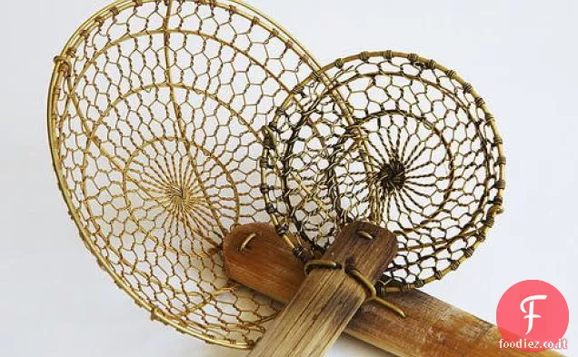 Tagliatelle di riso saltate in padella con carne di maiale e gamberetti