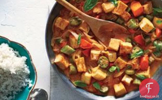 Tofu e curry di verdure con riso