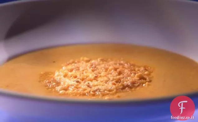 Zuppa cremosa di Zucca con Frico di Nocciole tostate