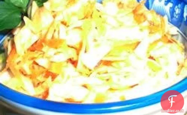 Insalata di cavolo in stile tailandese facile e veloce