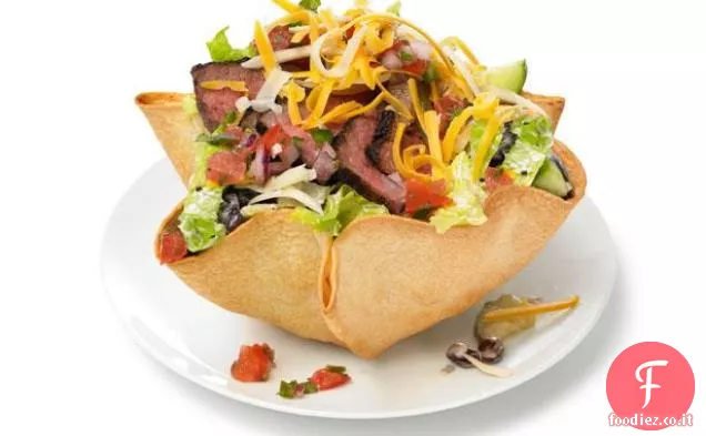 Insalata di taco di bistecca quasi famosa