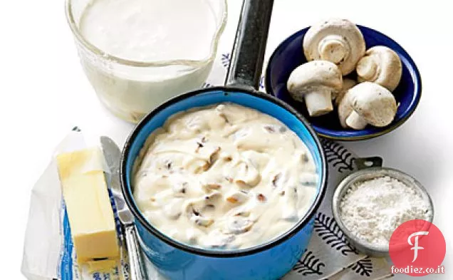 Crema fatta in casa di zuppa di funghi