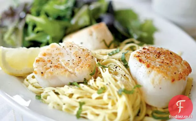 Capesante Scottate con Linguine fresche e Formaggio Romano