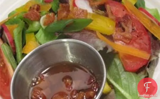 Insalata di cuneo Iceberg con salsa di pancetta calda