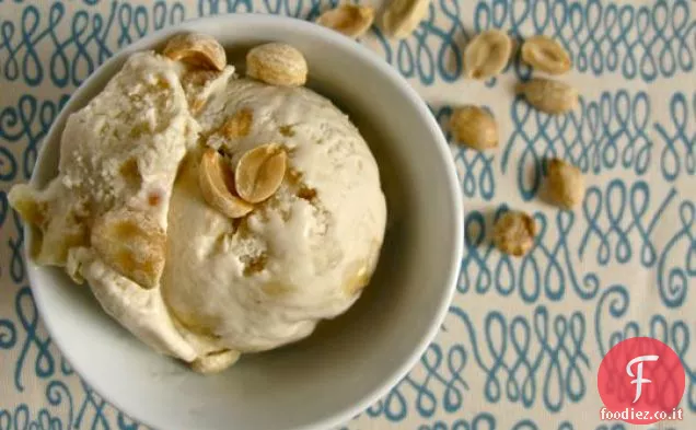 Gelato al burro di arachidi con pezzi di banana
