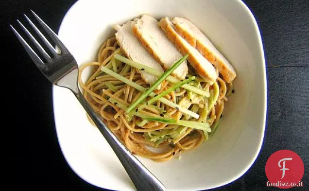 Tagliatelle al sesamo di arachidi fredde