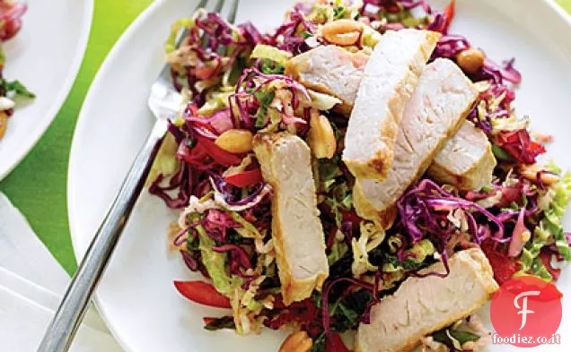 Asiatico arachidi Slaw con carne di maiale
