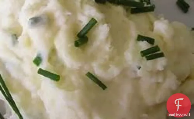 Purè di patate con panna acida e erba cipollina