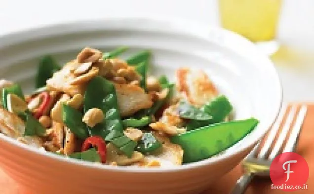 Pollo piccante soffriggere con arachidi