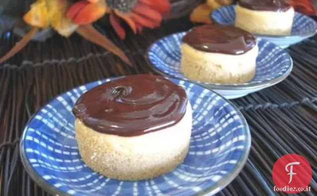 Shortbread Cookie Crusted Burro di arachidi Mini Cheesecakes con C