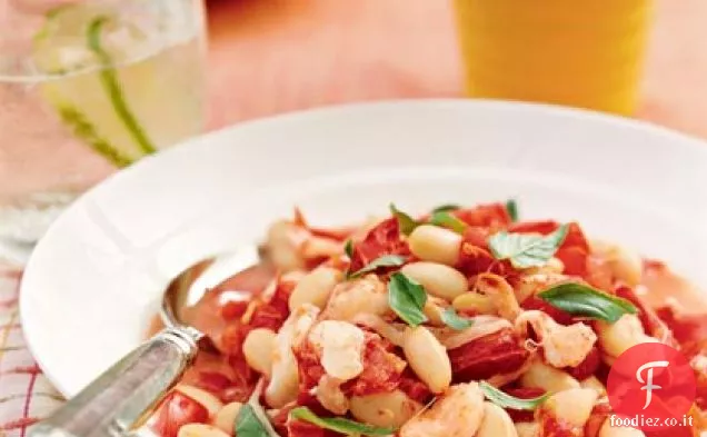 Pomodoro caldo e stufato di fagioli bianchi