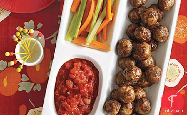 Polpette cocktail alle erbe con salsa di pomodoro grosso