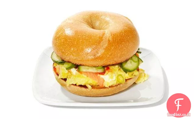 Bagelwiches di salmone affumicato piccante