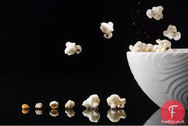 Popcorn aromatizzato al burro marrone cioccolato-arancio