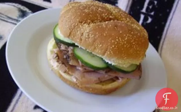 Dill Crema di formaggio, Roast Beef e cetrioli panini