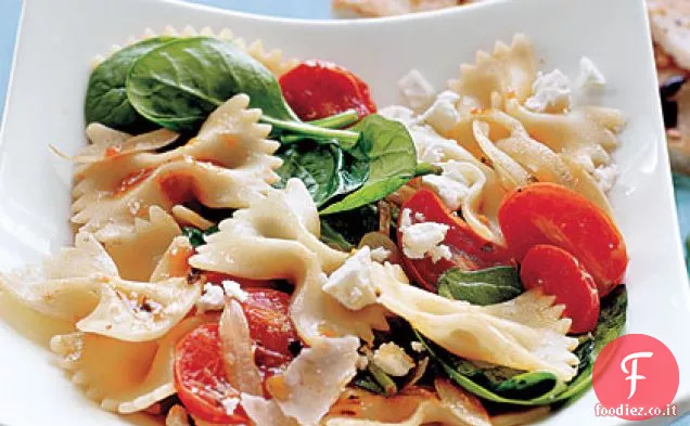 Farfalle con Pomodori, cipolle e spinaci