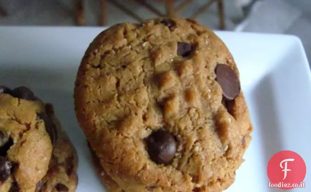 Biscotti con gocce di cioccolato al burro di arachidi senza farina