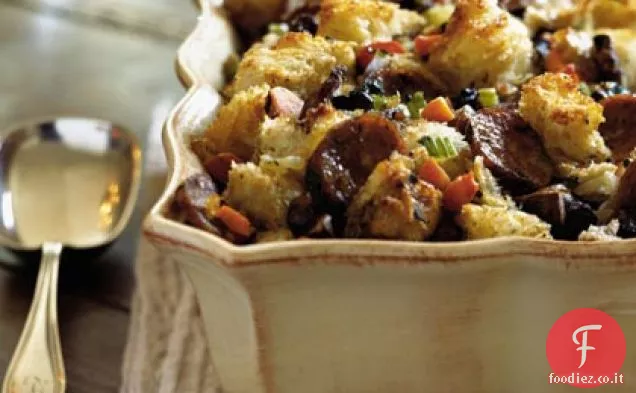 Ripieno di pane alle erbe con funghi e salsiccia