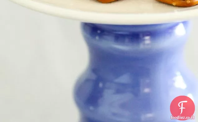 Burro di arachidi dolce e crema di gelatina Pretzel-wiches