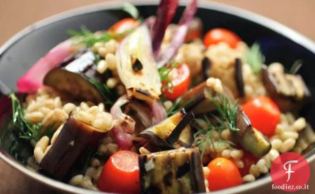 Insalata di Farro con Melanzane Grigliate, Pomodori e Cipolla