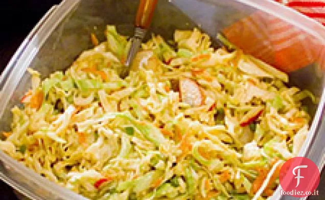 Confetti Slaw con piccante salsa di arachidi