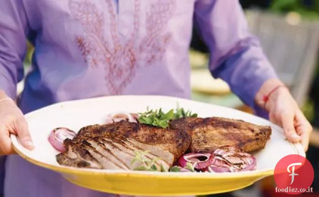 Petto di manzo salato alla griglia o bistecca di fianco