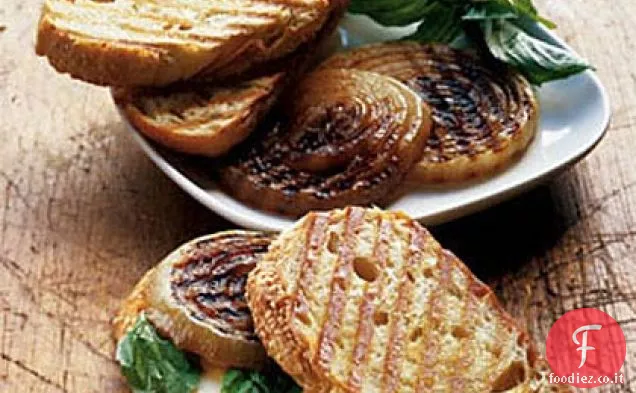 Provolone, Basilico e Cipolla su Pane italiano