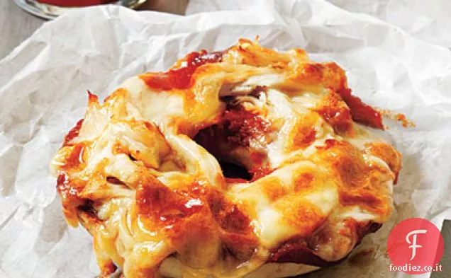 Pizza al bagel di pollo al formaggio
