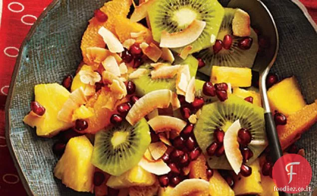 Insalata di ananas e arancia con cocco tostato