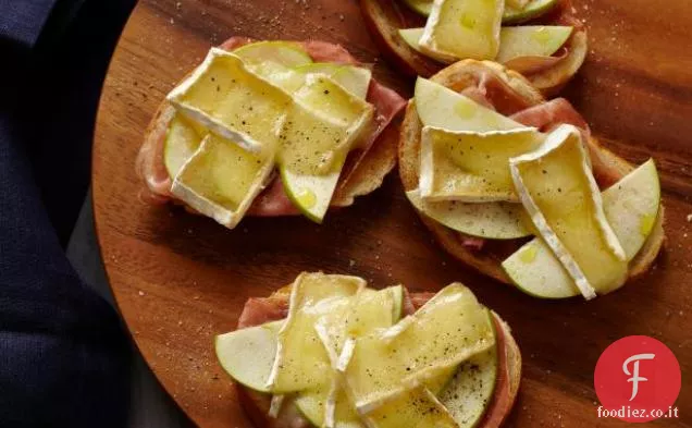 Prosciutto Cotto e Brie con Burro di Mele