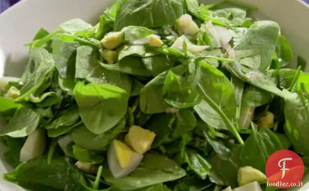 Insalata di spinaci leggermente appassita