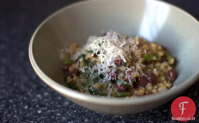 Risotto d'orzo con fagioli e verdure
