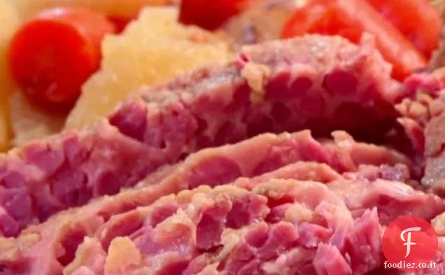 Carne in scatola con ortaggi a radice