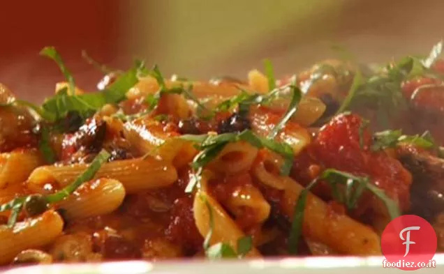 Puttanesca con Polpette di Tonno e Penne