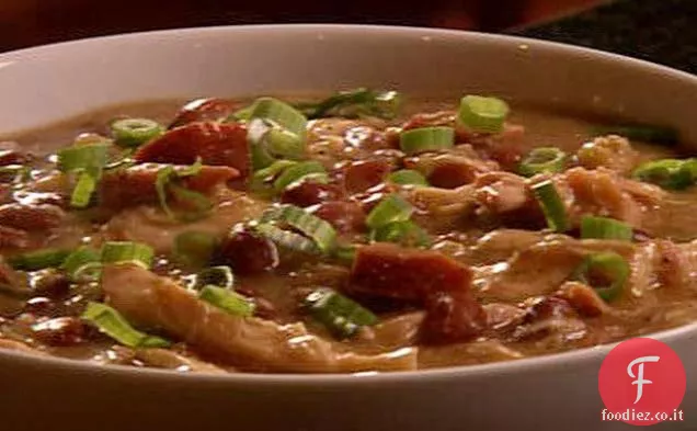 Piccante tirato pollo e fagioli rossi stufato