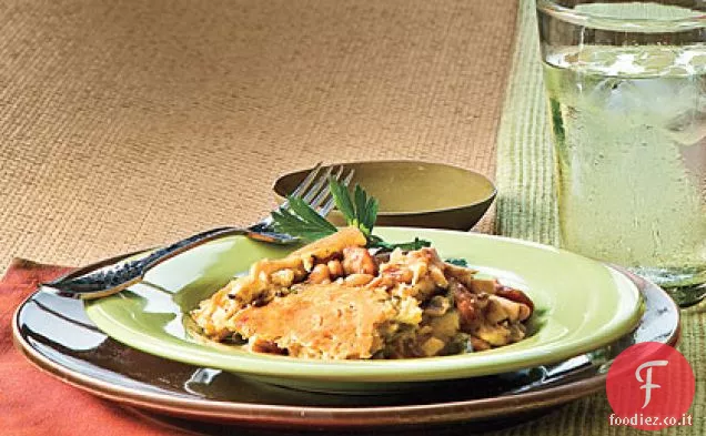 Cobbler di pollo-Cile con salsiccia affumicata e piselli dagli occhi neri