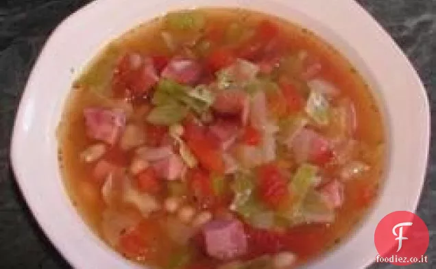 Zuppa di prosciutto e fagioli bianchi